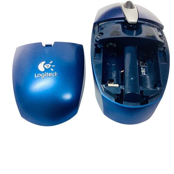 Logitech Cordless Notebook Optical Wireless Mouse With Carrying Case - Picture 4 of 5